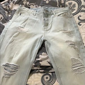 ARMANI EXCHANGE BOYFRIEND JEANS
